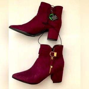 NWT Liz Claiborne Women's Maroon Suede Side Zip Heeled Ankle Booties size 7.
